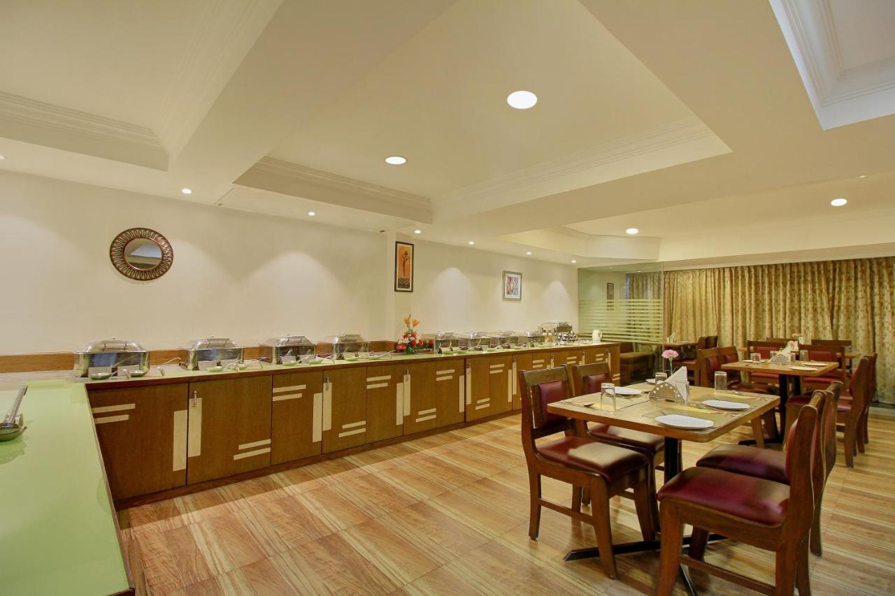 Hotel Monarch Brigade Road à Bangalore Extérieur photo