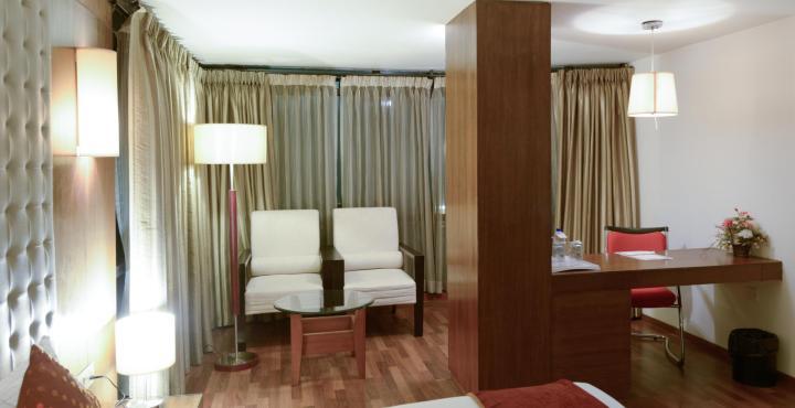 Hotel Monarch Brigade Road à Bangalore Extérieur photo