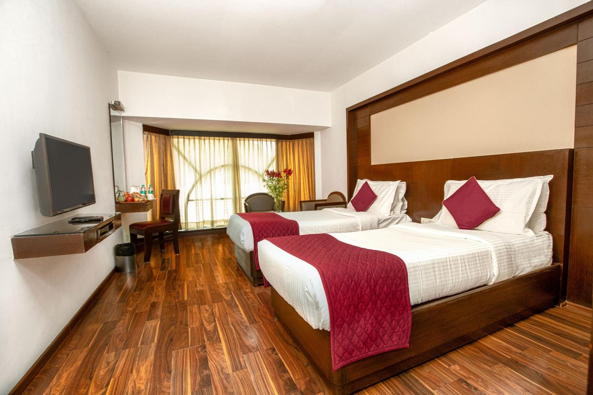 Hotel Monarch Brigade Road à Bangalore Extérieur photo