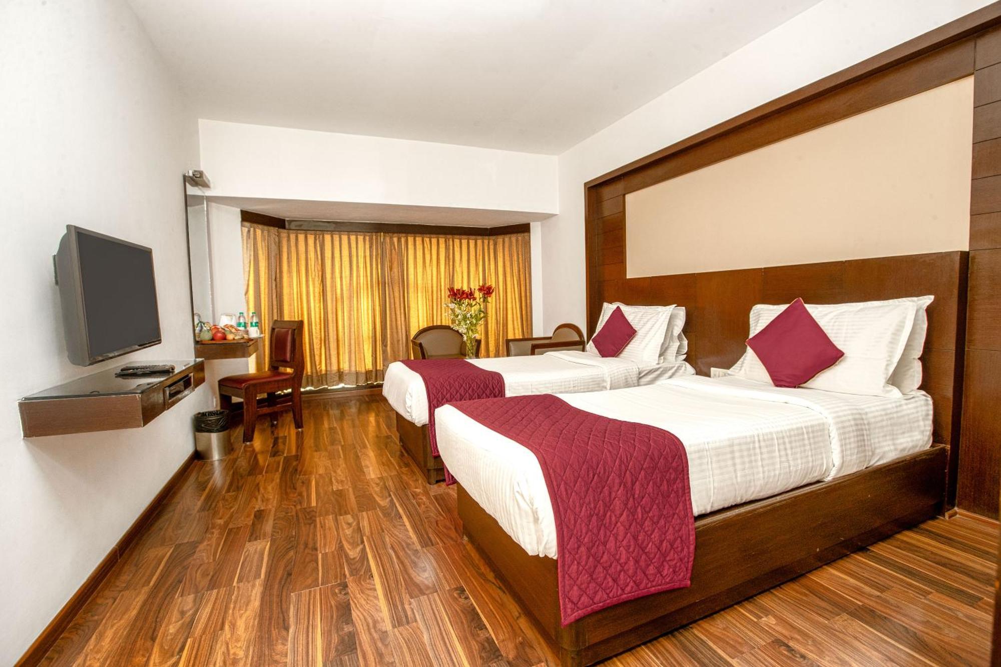 Hotel Monarch Brigade Road à Bangalore Extérieur photo
