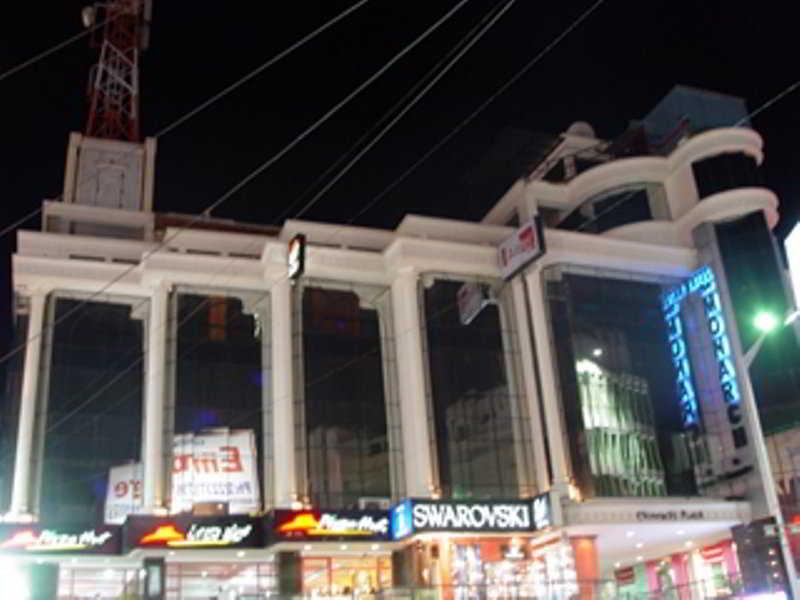 Hotel Monarch Brigade Road à Bangalore Extérieur photo