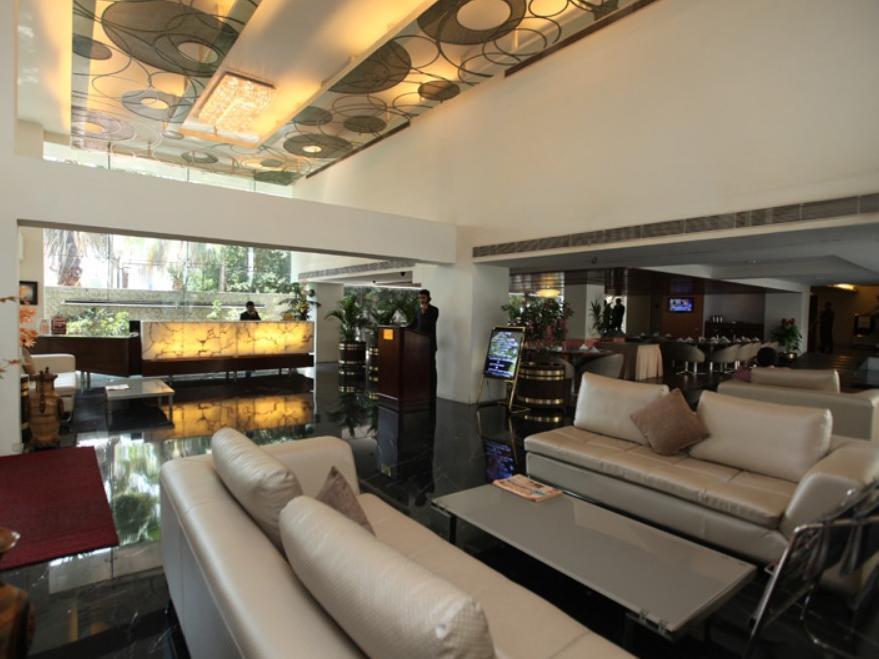 Hotel Monarch Brigade Road à Bangalore Extérieur photo